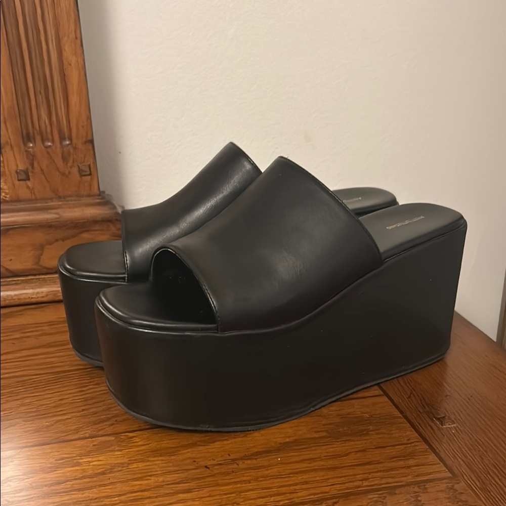 PrettyLittleThing MAJOR Black Platform Shoes